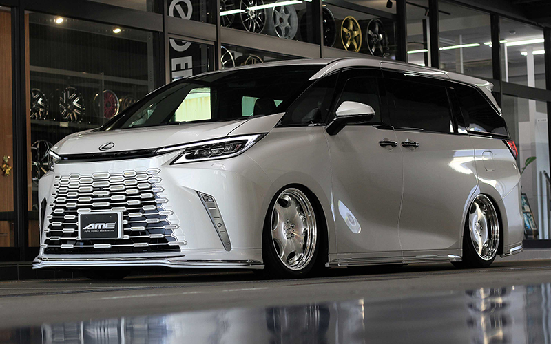 T-product  LEXUS LM